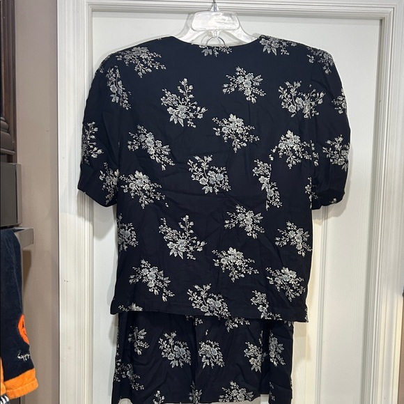 Vintage Cue Fashions Black and White Floral 2 piece Dress Set - Picture 8 of 11